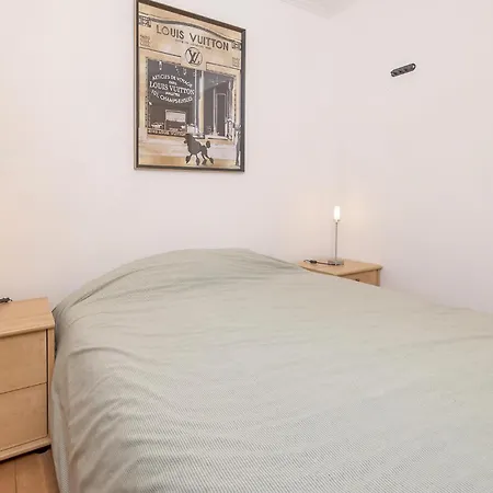 1 Bedroom Front In