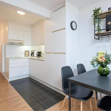 1 Bedroom Front In Ostend