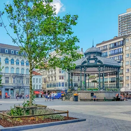 1 Bedroom Front In *